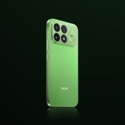 <b>且后摄镜头没有零丁凸起</b>